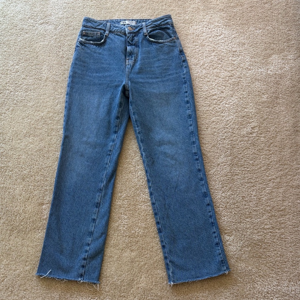 Zara Women High Rise Straight Fray Hem Jeans